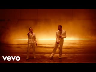 Ricky martin christian nodal fuego de noche nieve de da