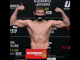 Ян блахович на церемонии взвешивания перед ufc 259