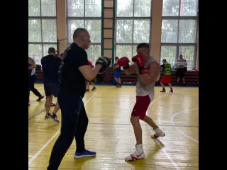 Интенсивная работа на лапах boxing бокс