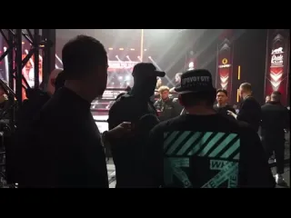 Залимхан юсупов неожиданно ударил далера даню алексеева за кулисами hardcore fighting