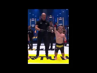 Карлики дерутся по mma