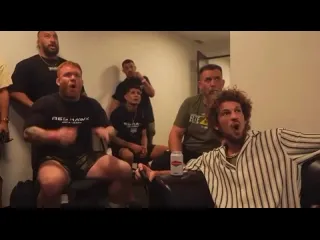 На ufc 317 где илия топурия нокаутировал чарльза оливейруbr да в соцсетях действительно появилось видео где шон омэлли выража