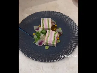 Куриная грудка сувид с разноцветным пюре