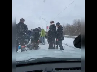 Все ещ есть люди которые помогут в беде