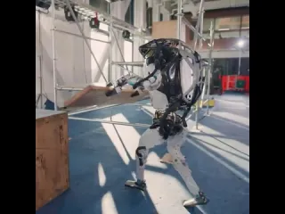 Boston dynamics на стройке рифмы и панчи